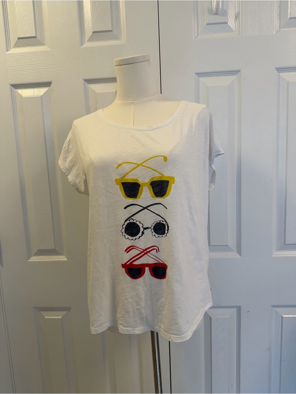 Boden White Sunglasses Graphic T-Shirt 100% Cotton Size L